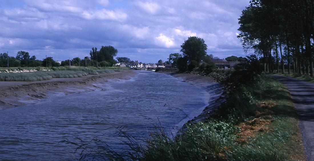 Approach to Isigny