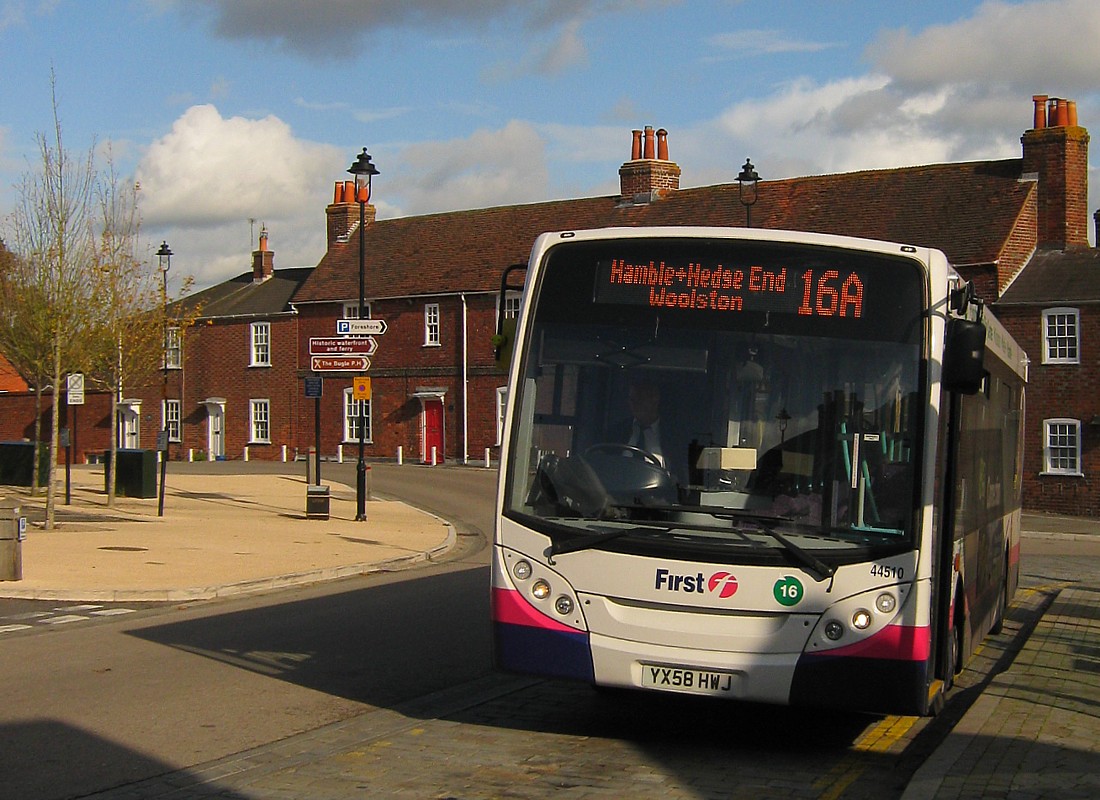 Hamble Village Square