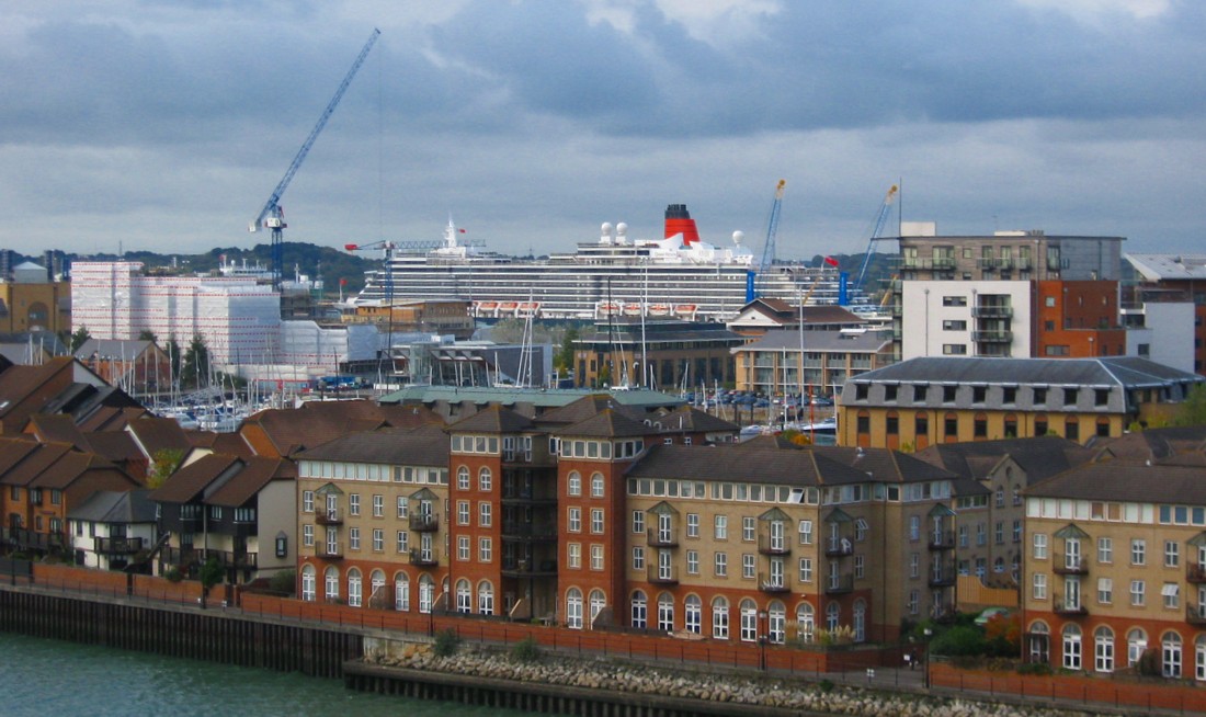 Queen Victoria from Itchen Bridge