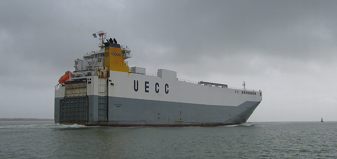 Car Transporter Autosky past Fawley